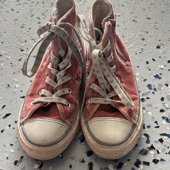 Girl converse shoes - Picture 2 of 4
